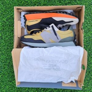 New Balance 327 -Mens US 9.5 - Gold Yellow Byzantine Gold -MS327PB